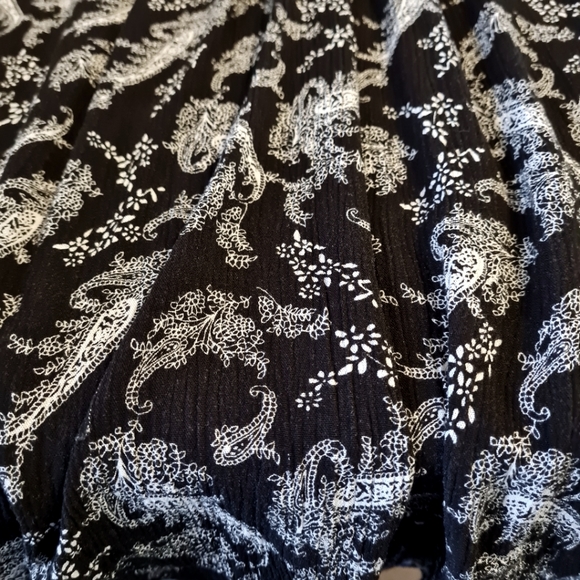 Sleeveless spring/summer top - Picture 5 of 5